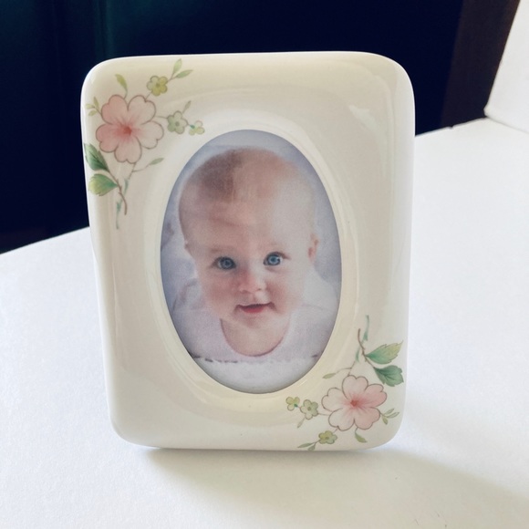 Mini Ceramic Baby Floral Photo Frame - Picture 5 of 6
